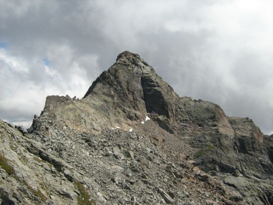 La becca di Vlou, vista dalla Becca Torché, sopra Challand Saint Anselme