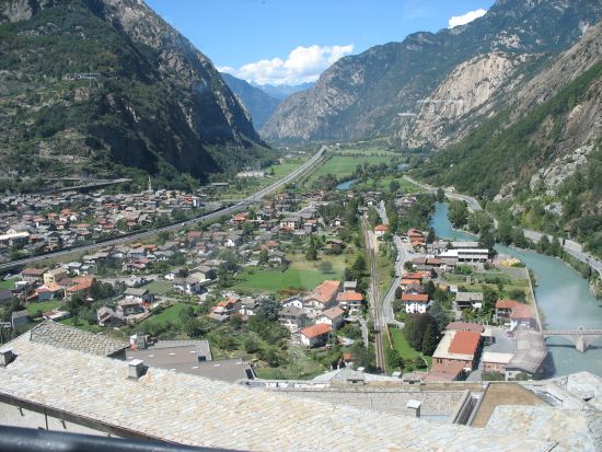 La Valle d'Aosta dal Forte di Bard, sede del "Museo delle Alpi"